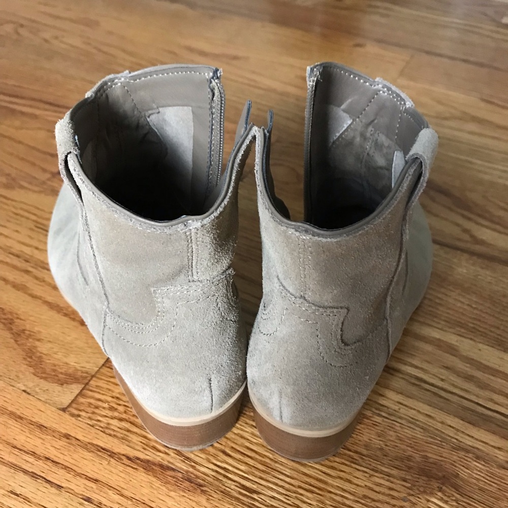Dolce Vita Light Tan Suede Ankle Boots - Picture 8 of 9